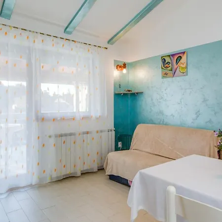 Apartament With Parking Space - 25360 *