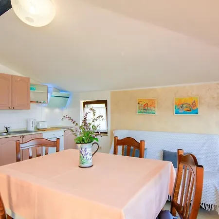 Apartman With Parking Space - 25360 *
